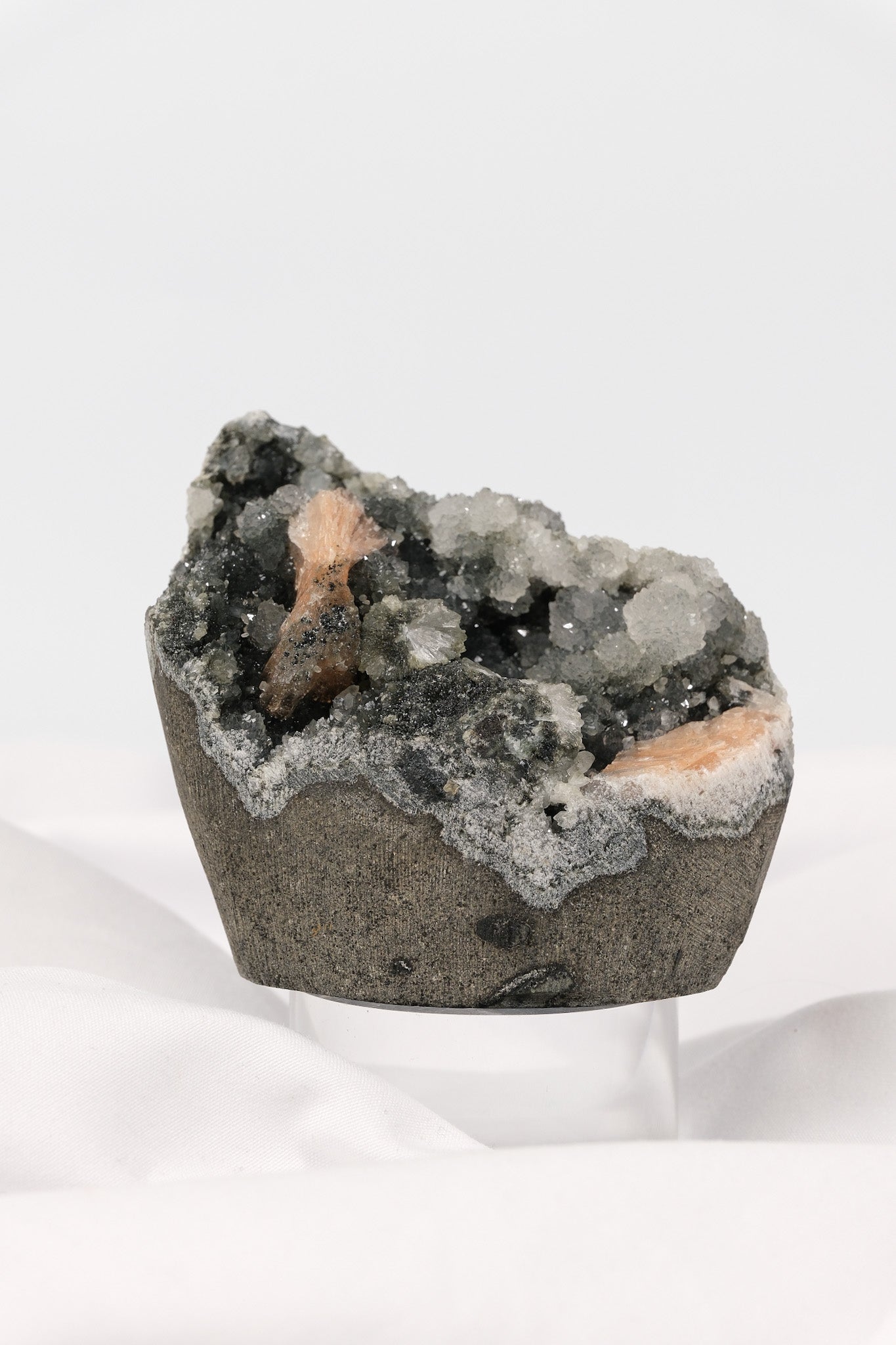 Apophyllite & Stilbite on Black Chalcedony Cutbase