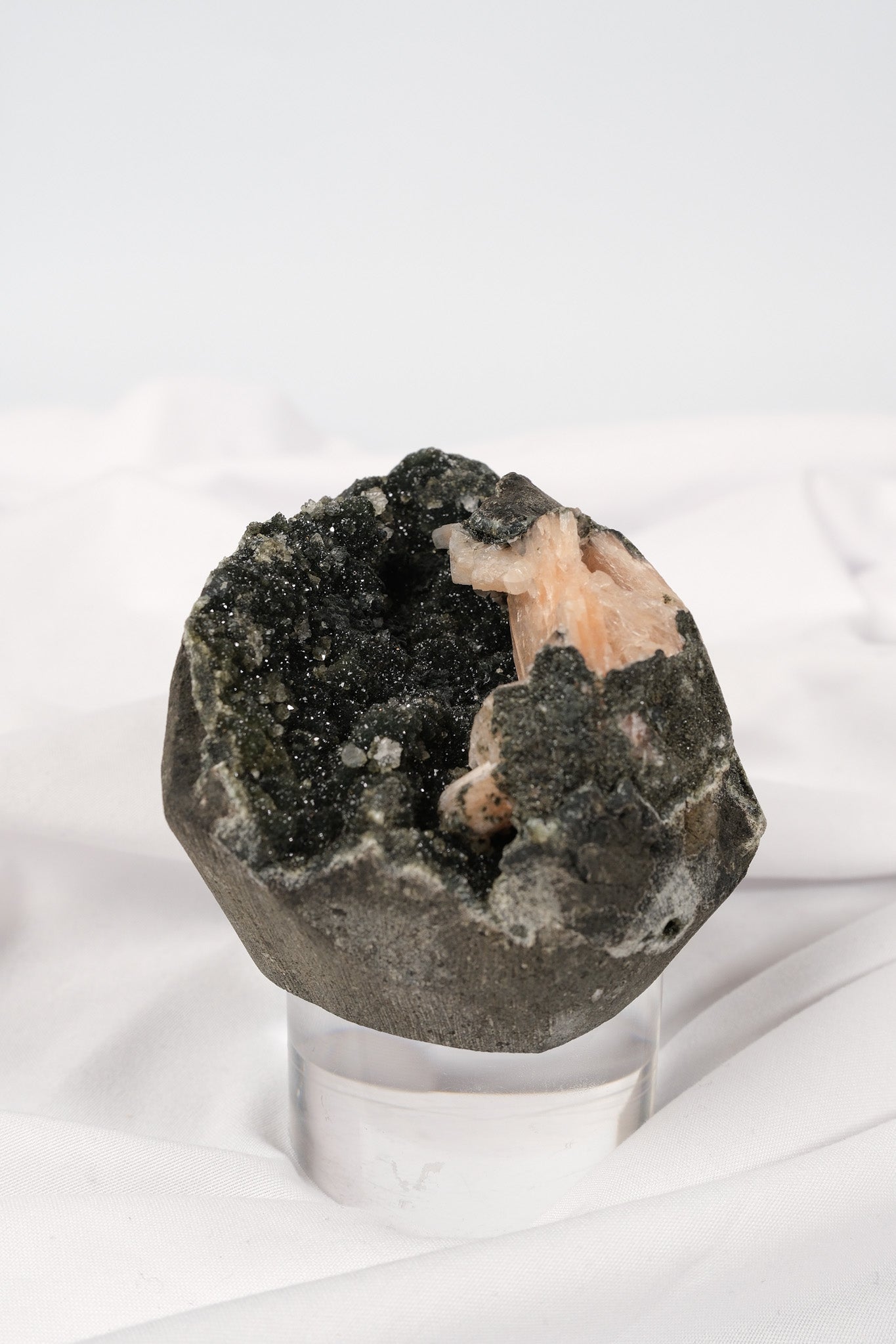 Apophyllite & Stilbite on Black Chalcedony Cutbase