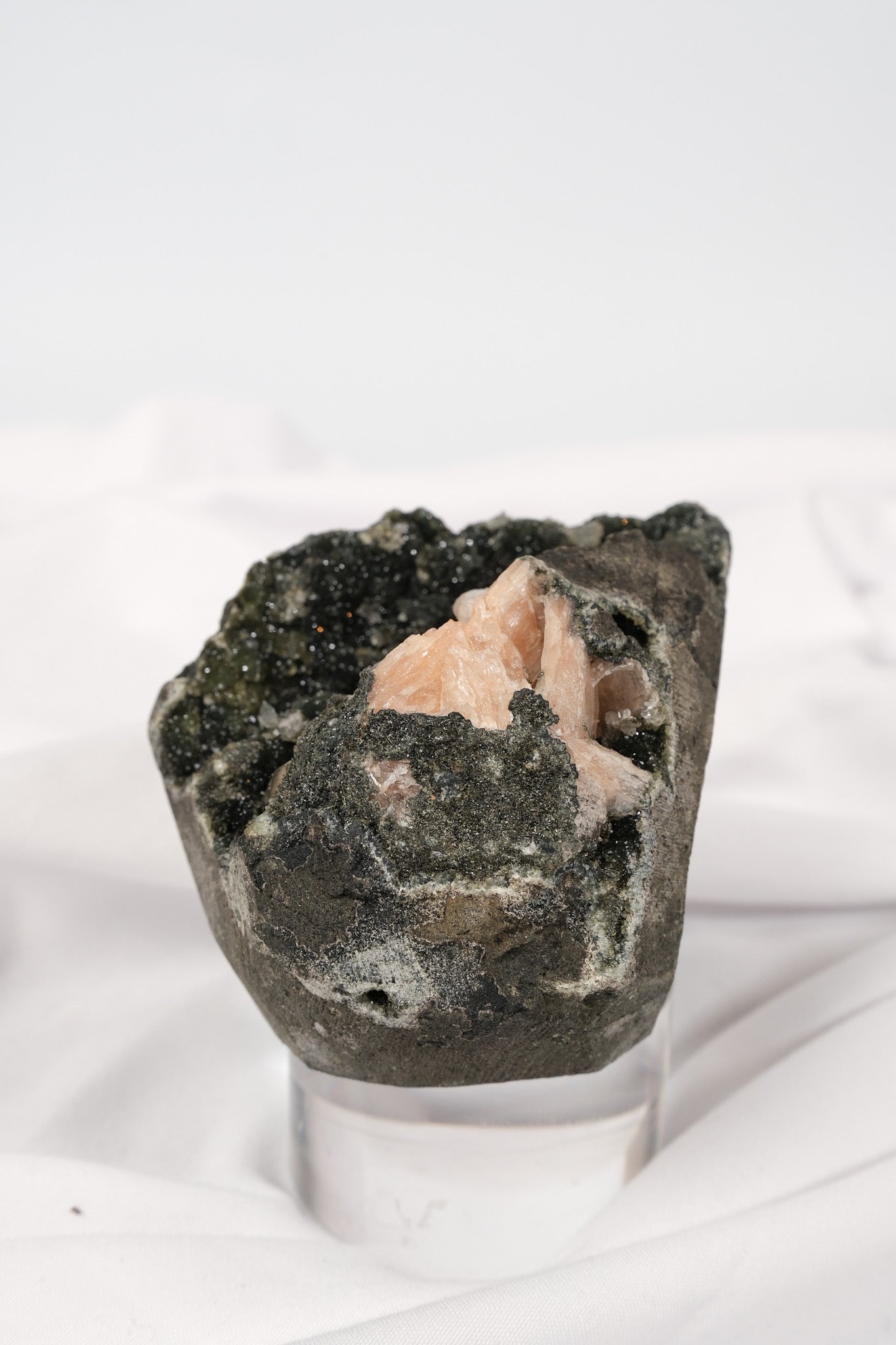 Apophyllite & Stilbite on Black Chalcedony Cutbase