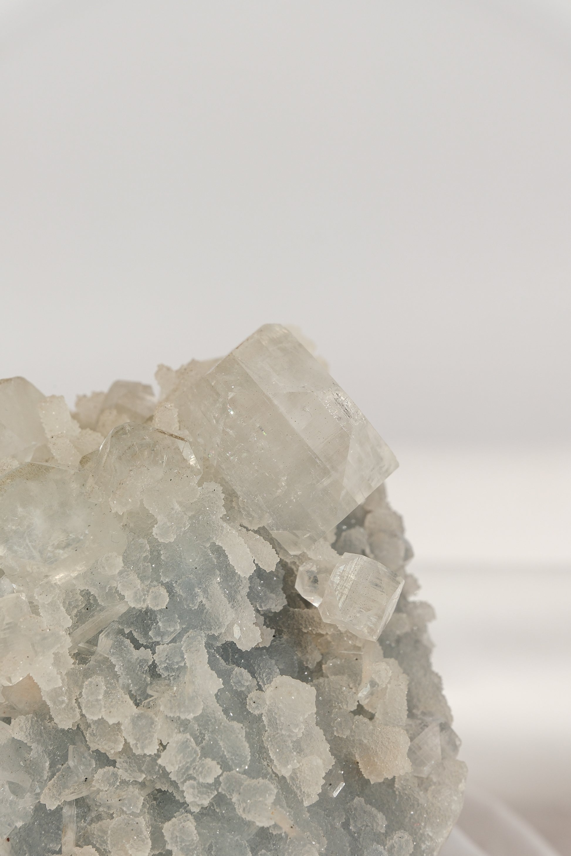 Apophyllite Blue Chalcedony Cutbase