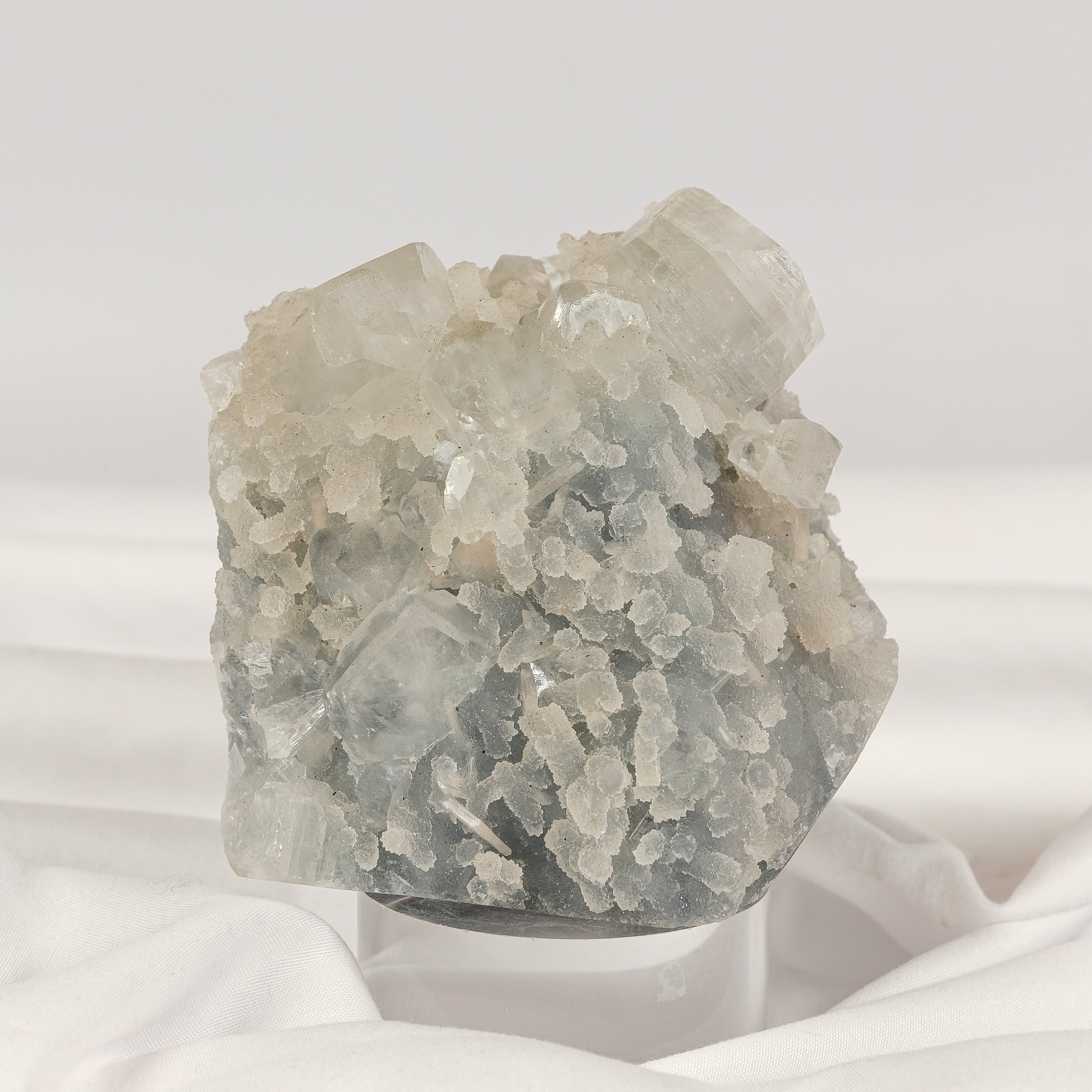 Apophyllite Blue Chalcedony Cutbase