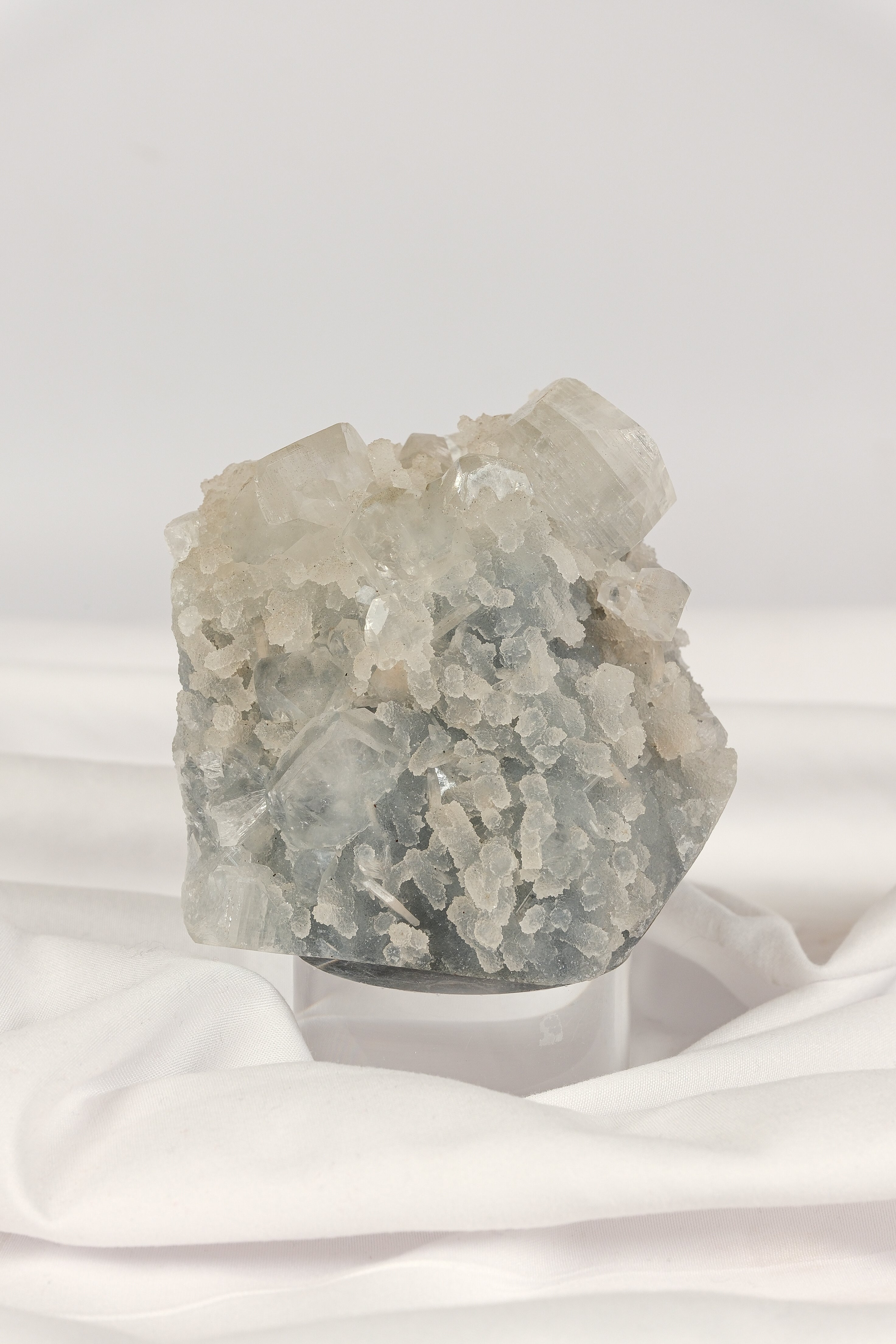 Apophyllite Blue Chalcedony Cutbase