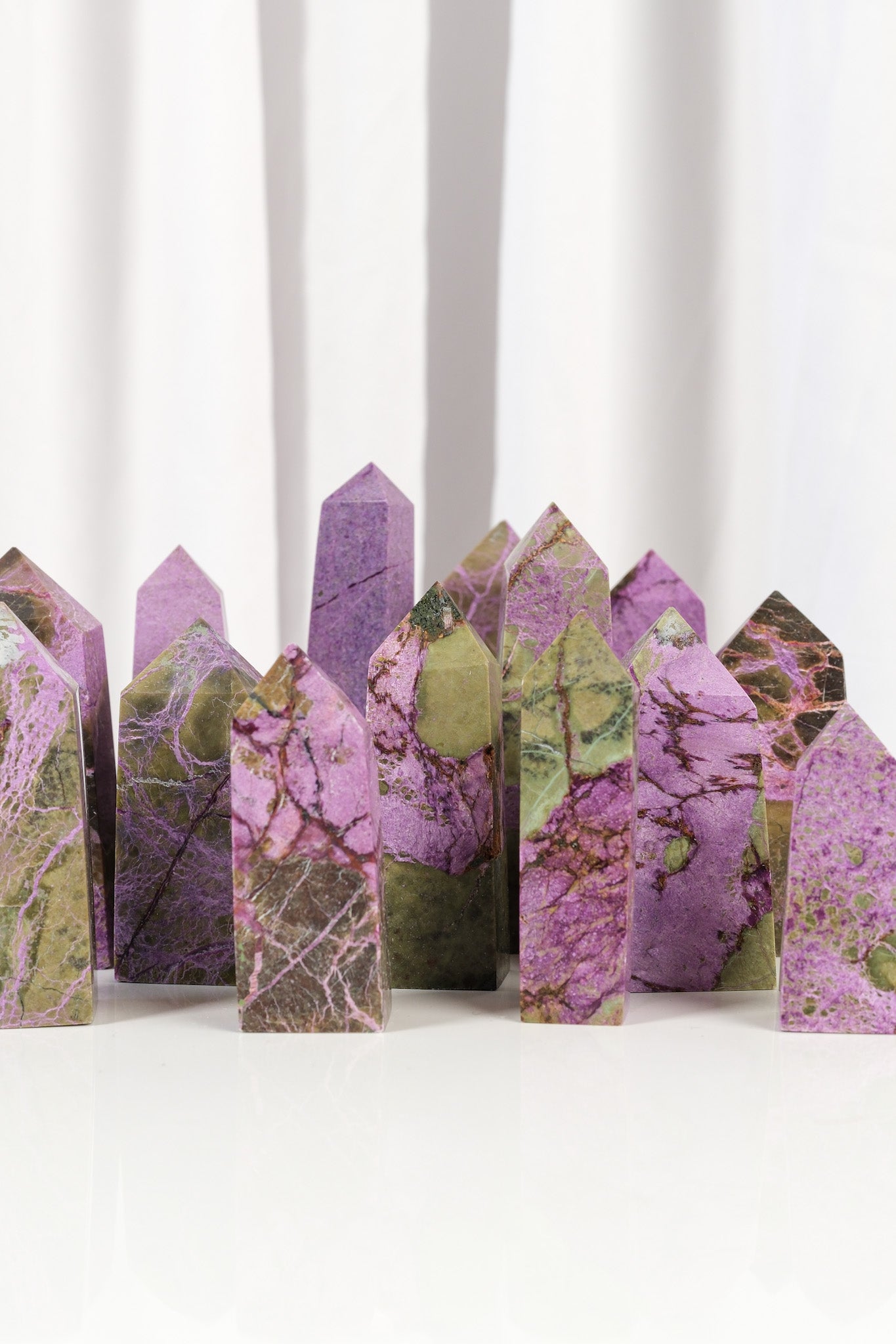 Stichtite in Serpentine (Atlantasite) Tower