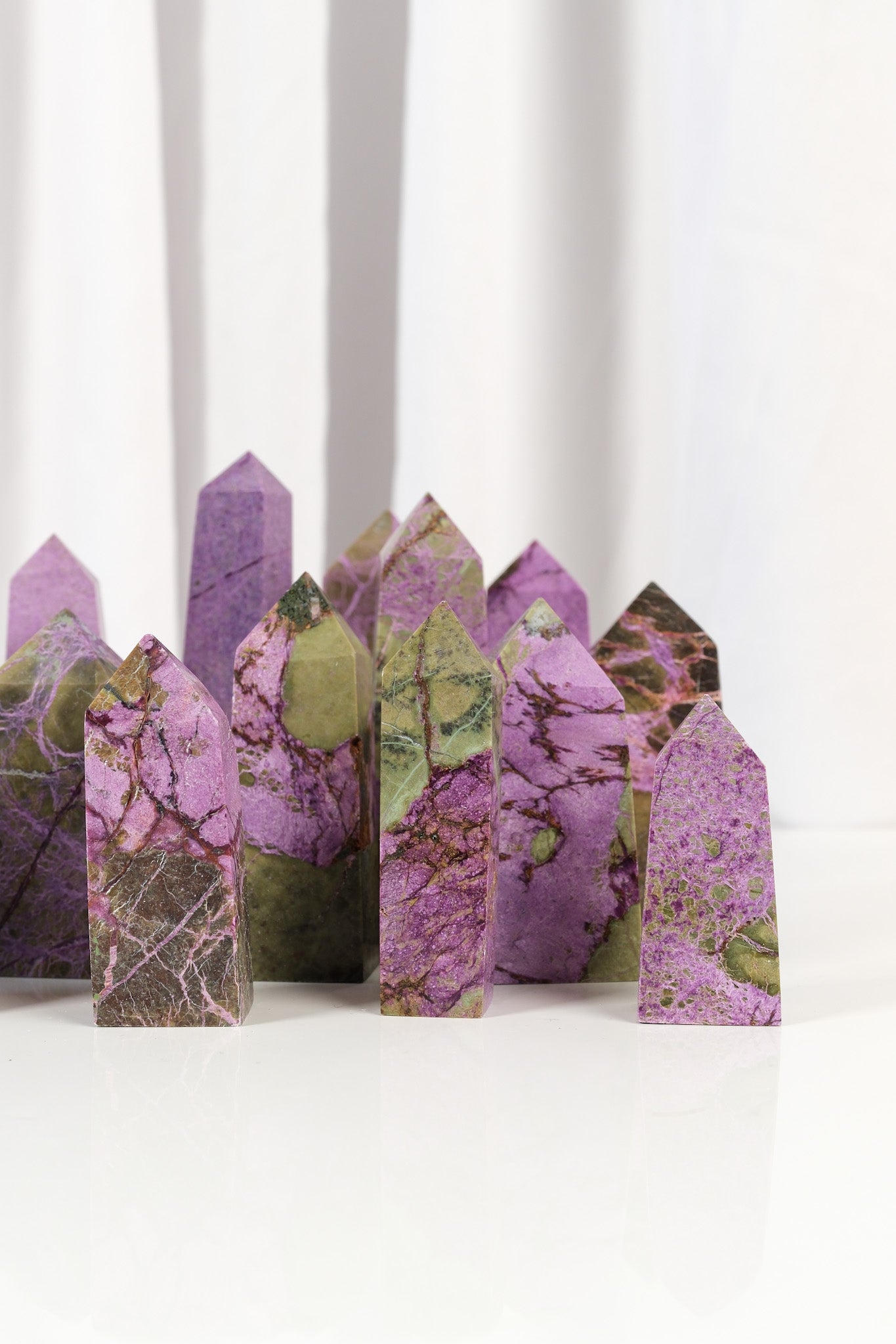 Stichtite in Serpentine (Atlantasite) Tower