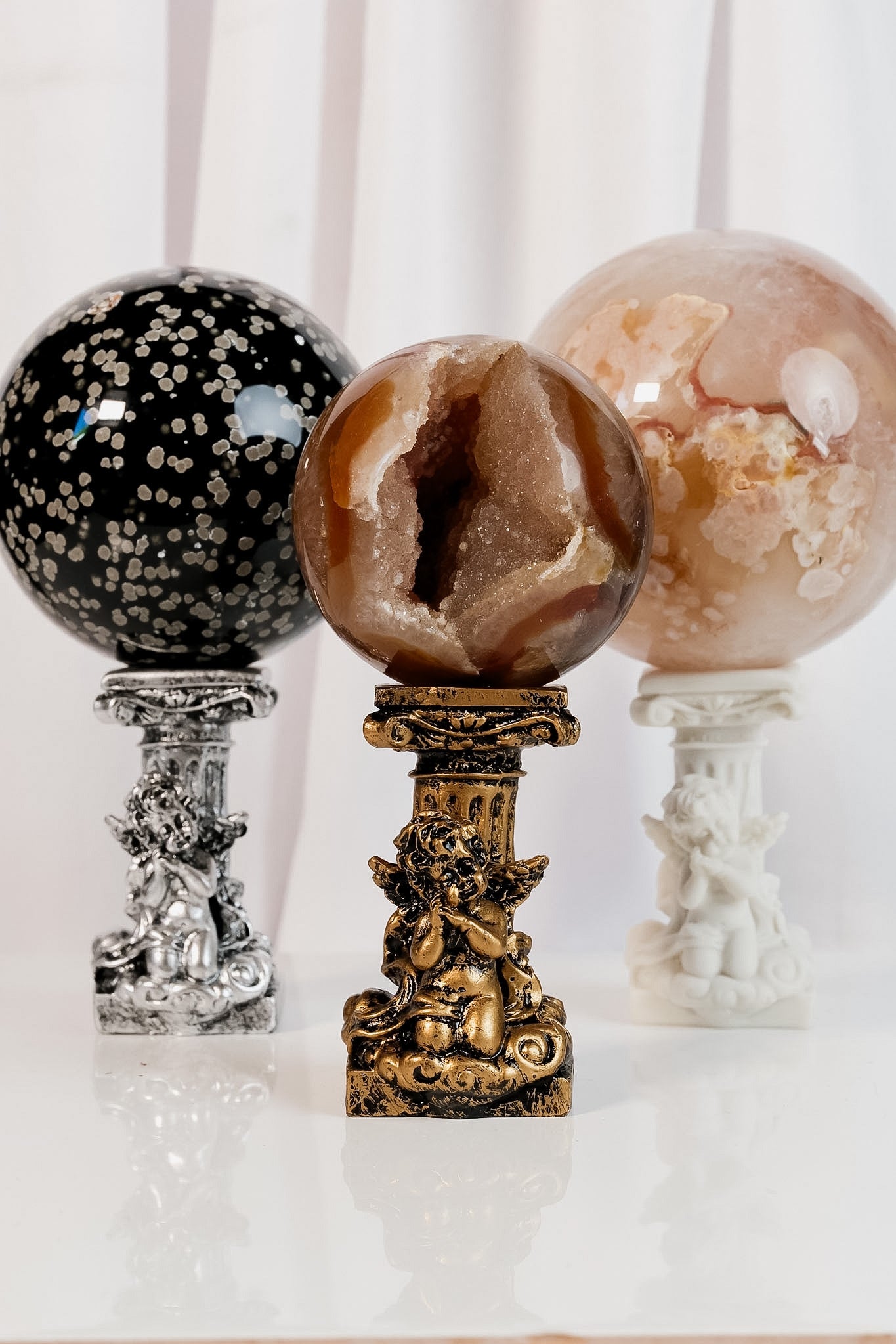 Cherub Sphere Stand