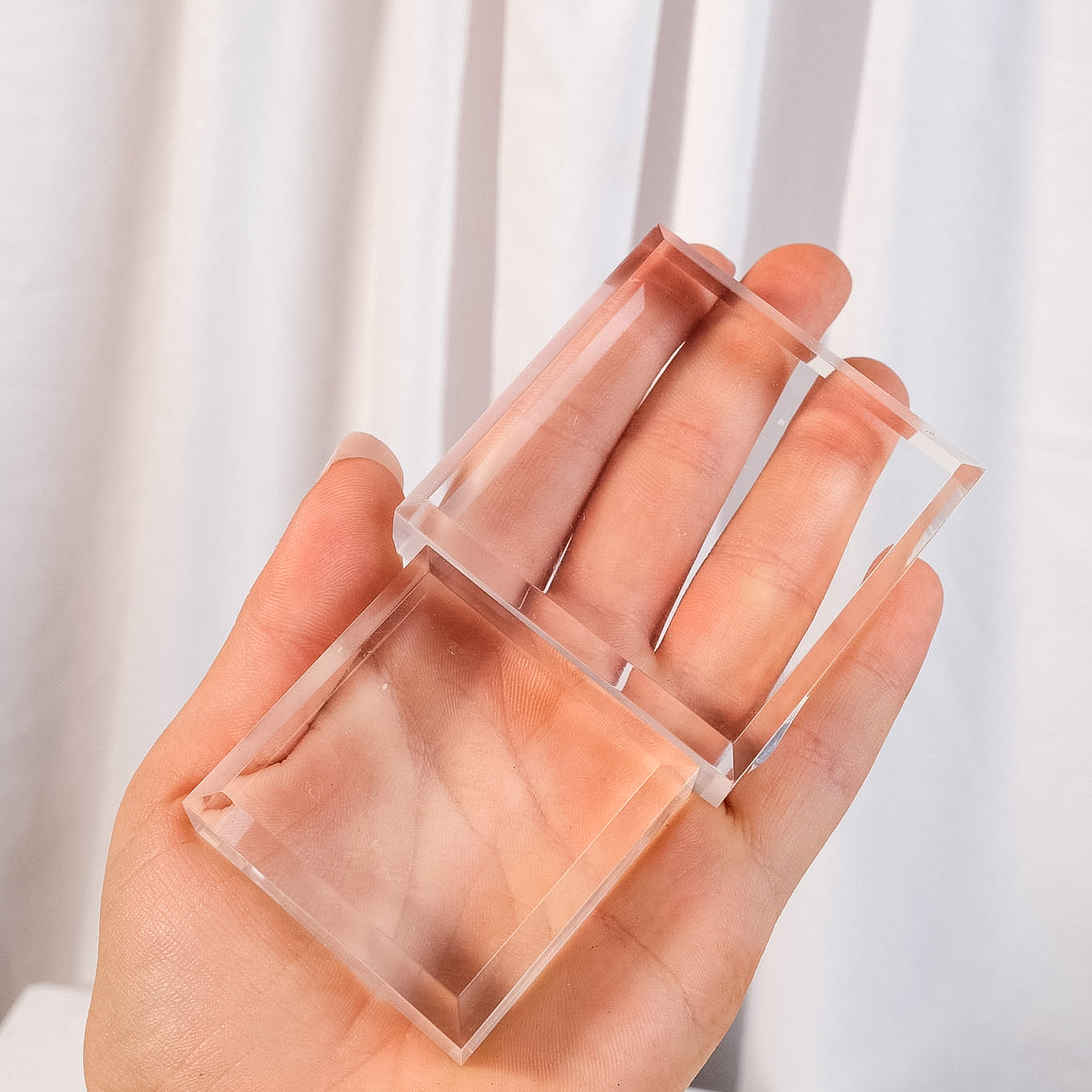 Bevelled Edge Acrylic Specimen Display Stand