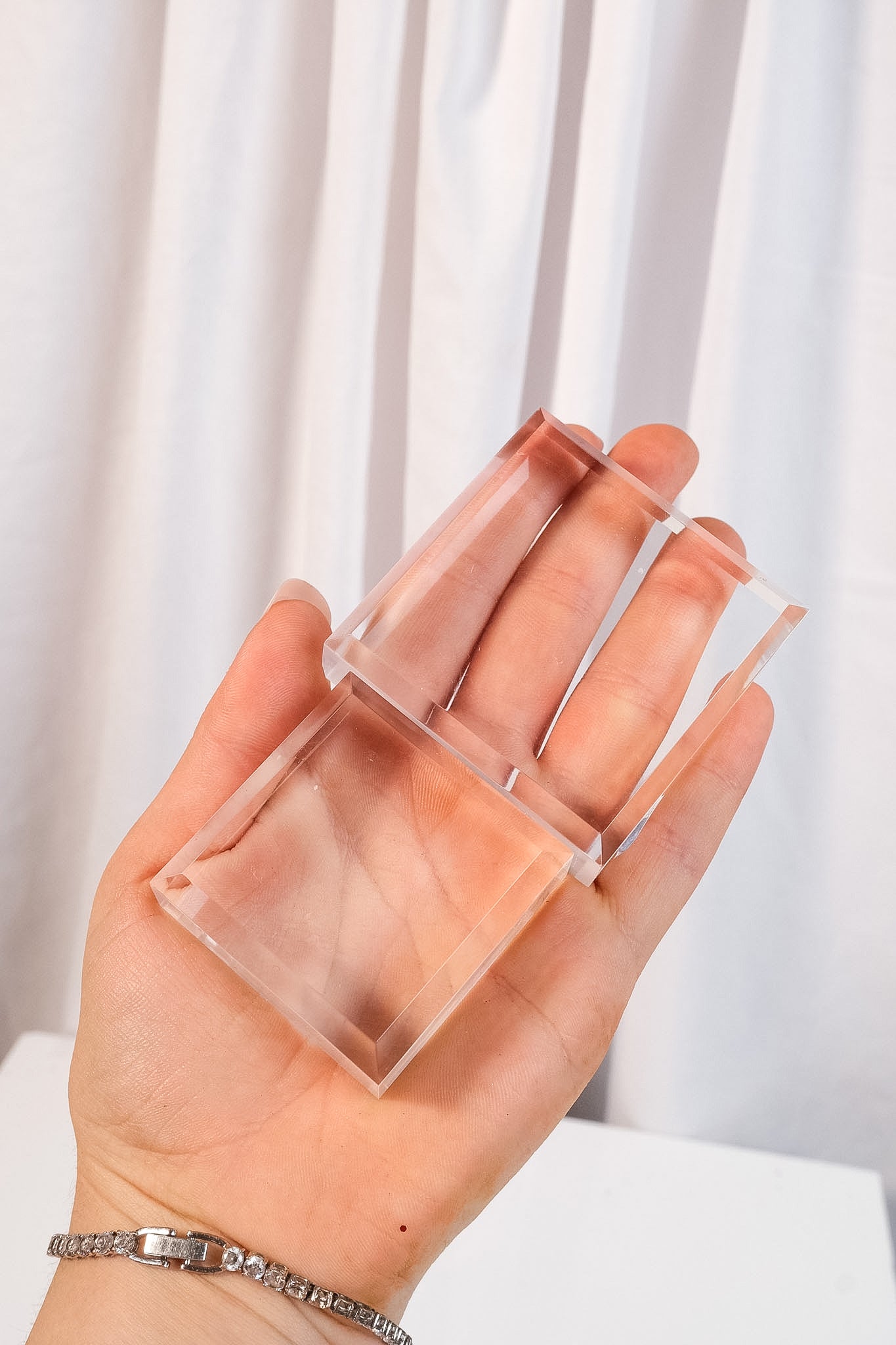 Bevelled Edge Acrylic Specimen Display Stand