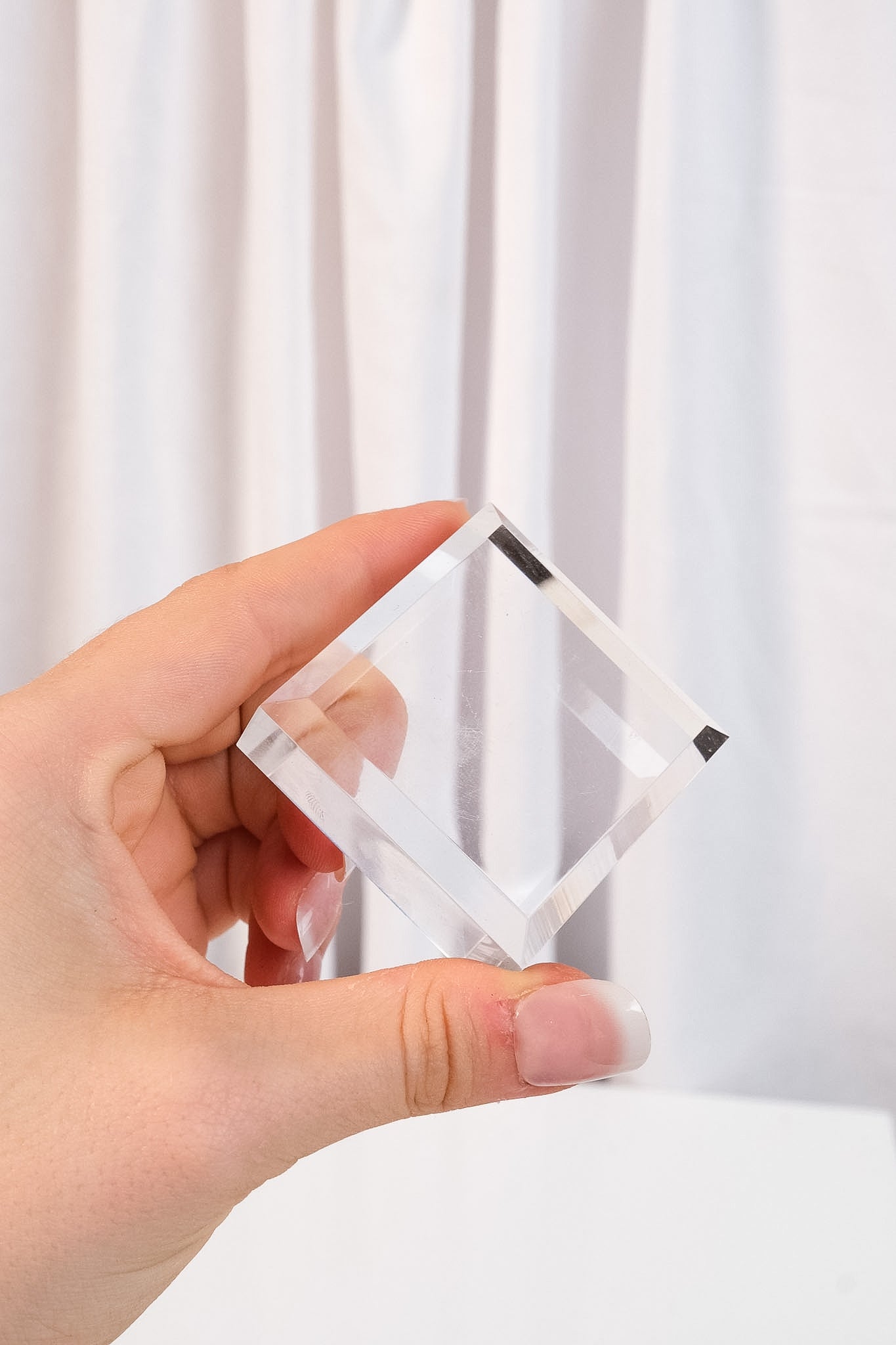 Bevelled Edge Acrylic Specimen Display Stand