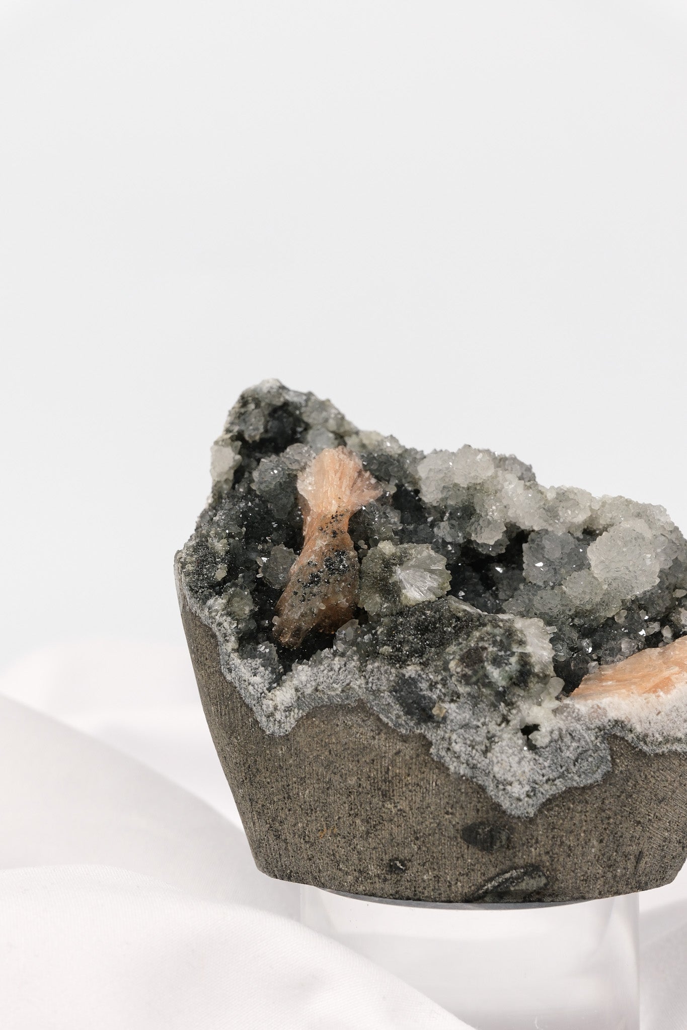 Apophyllite & Stilbite on Black Chalcedony Cutbase