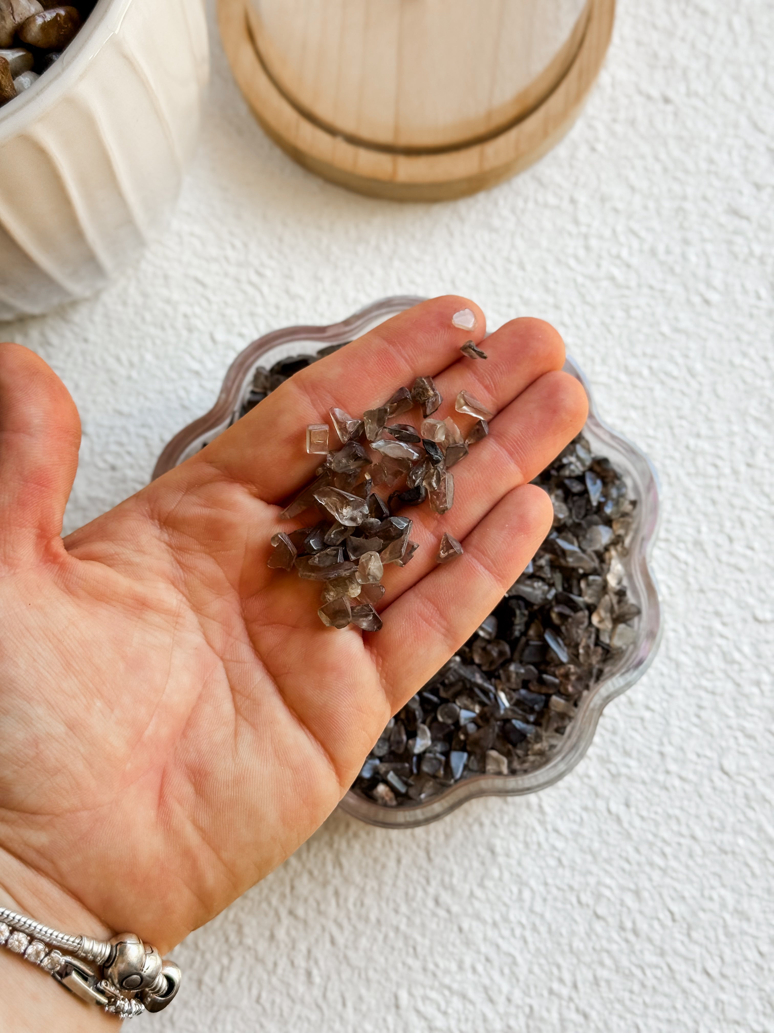 Light Smoky Quartz Chips (100g)