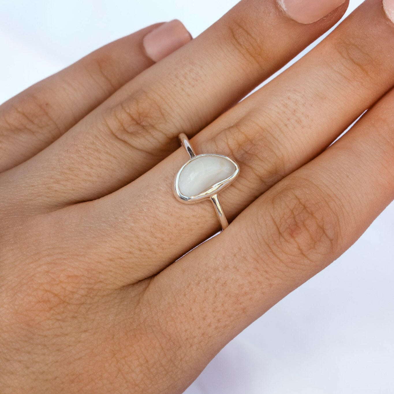 Mother of Pearl Ring | Size 10/T Healing Crystal.