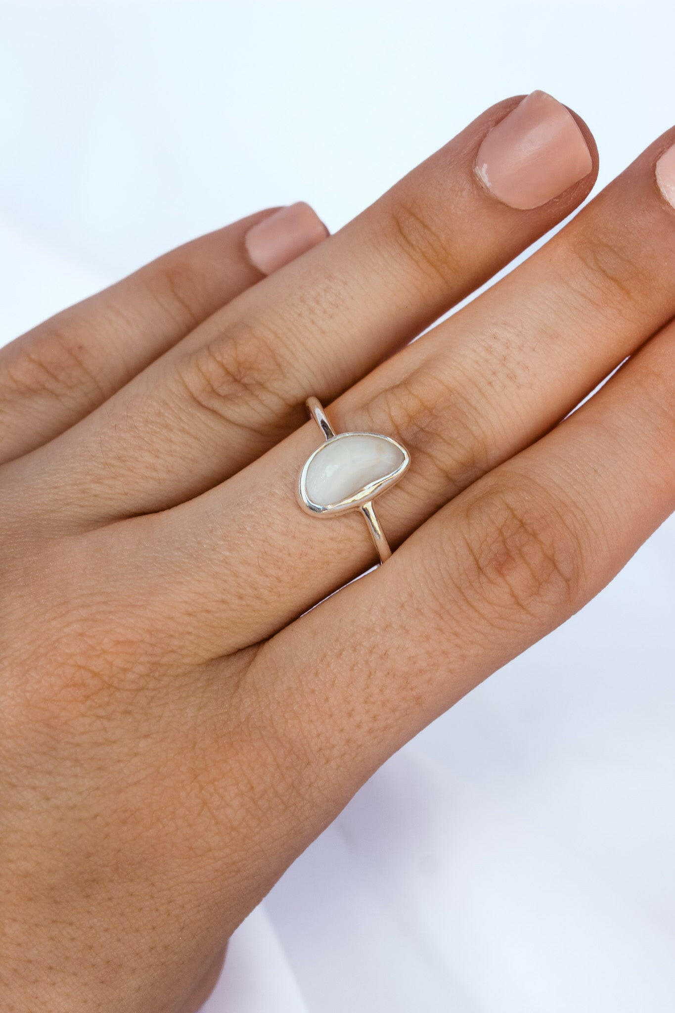 Mother of Pearl Ring | Size 10/T Healing Crystal.