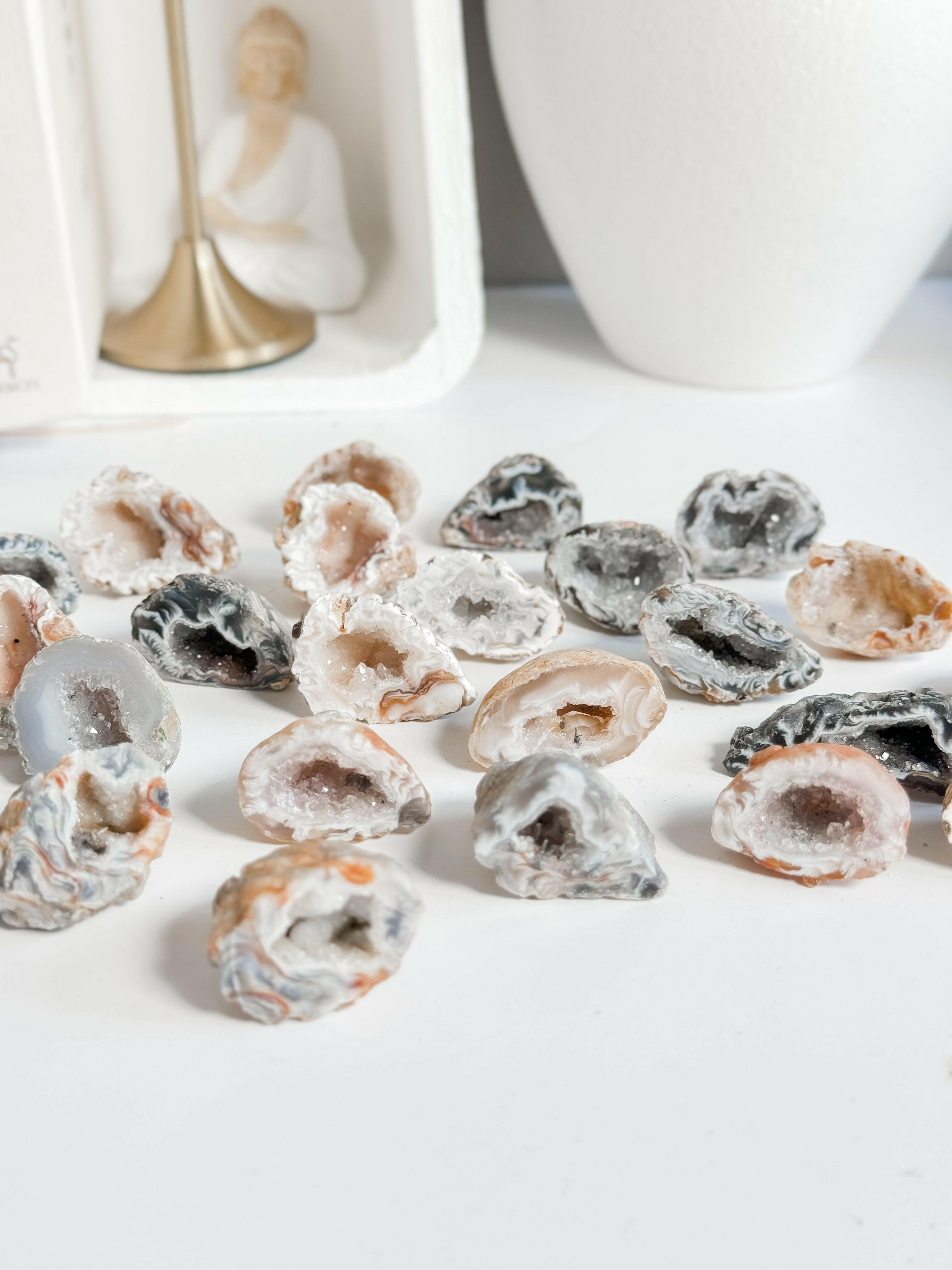 Oco Agate Geode Healing Crystal.