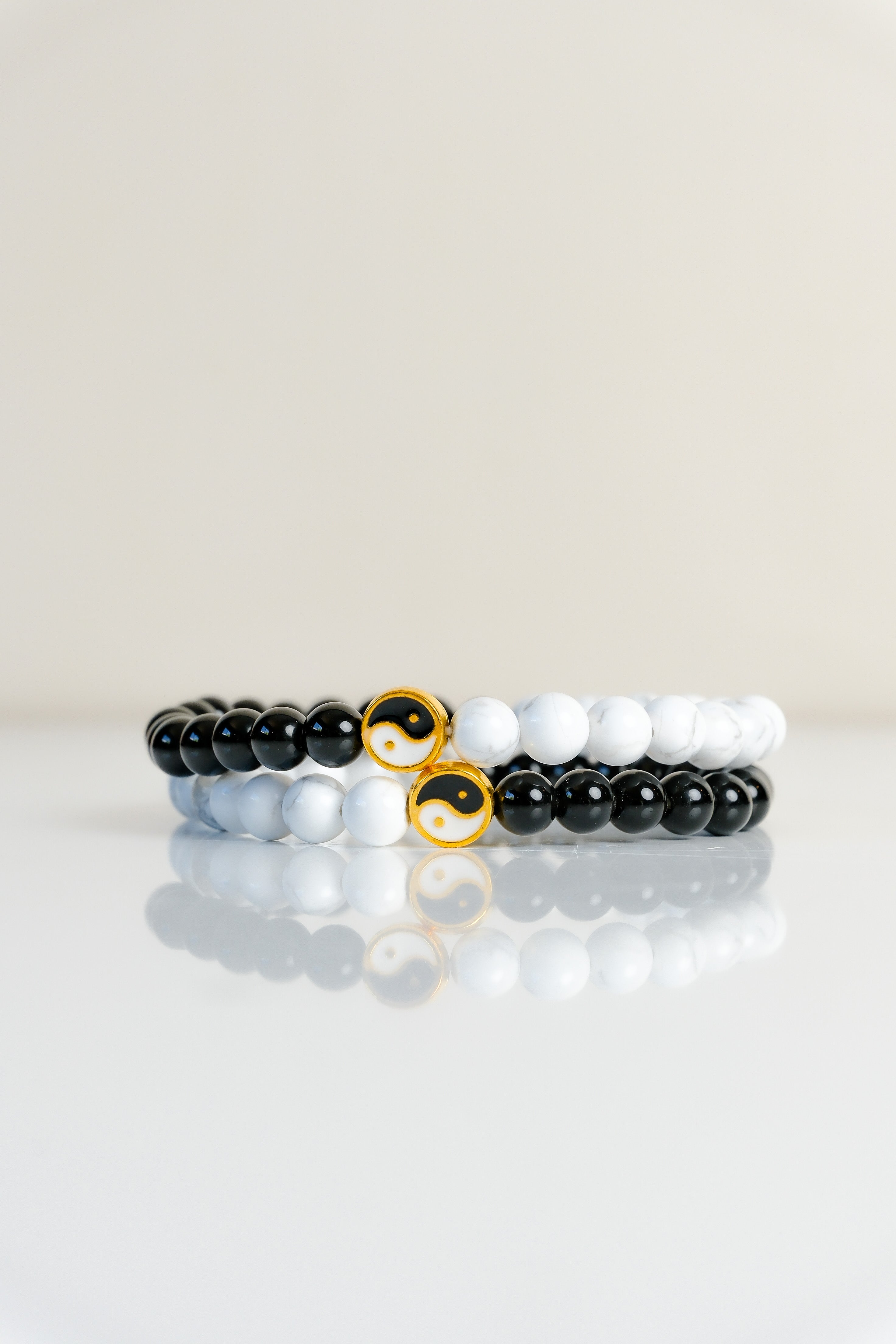 Howlite & Black Obsidian with Taiji 6mm Bracelet