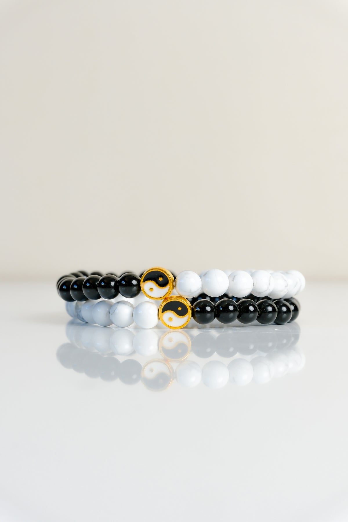 Howlite & Black Obsidian with Taiji 6mm Bracelet