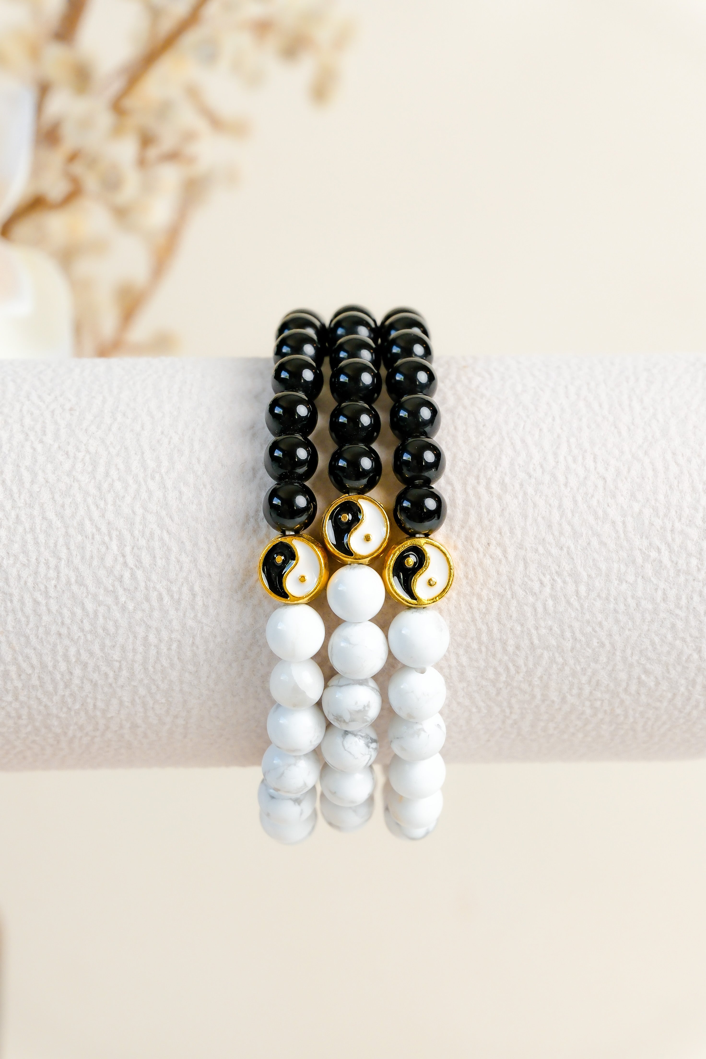 Howlite & Black Obsidian with Taiji 6mm Bracelet